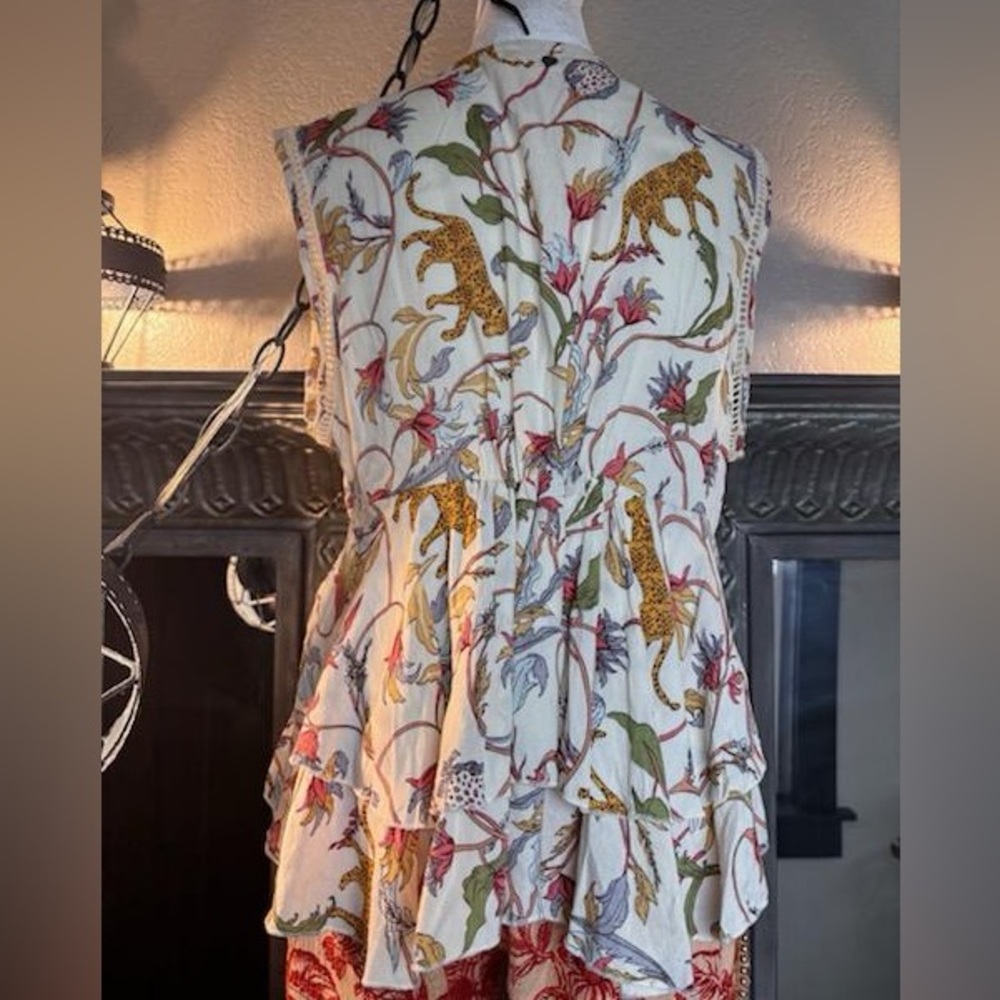 Z&L Europe Floral Sleeveless Top size large, fits medium or small - Picture 6 of 10